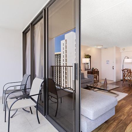 Beautifully Renovated 32Nd Floor Deluxe Ocean View Waikiki Condo Condo Гонолулу Экстерьер фото