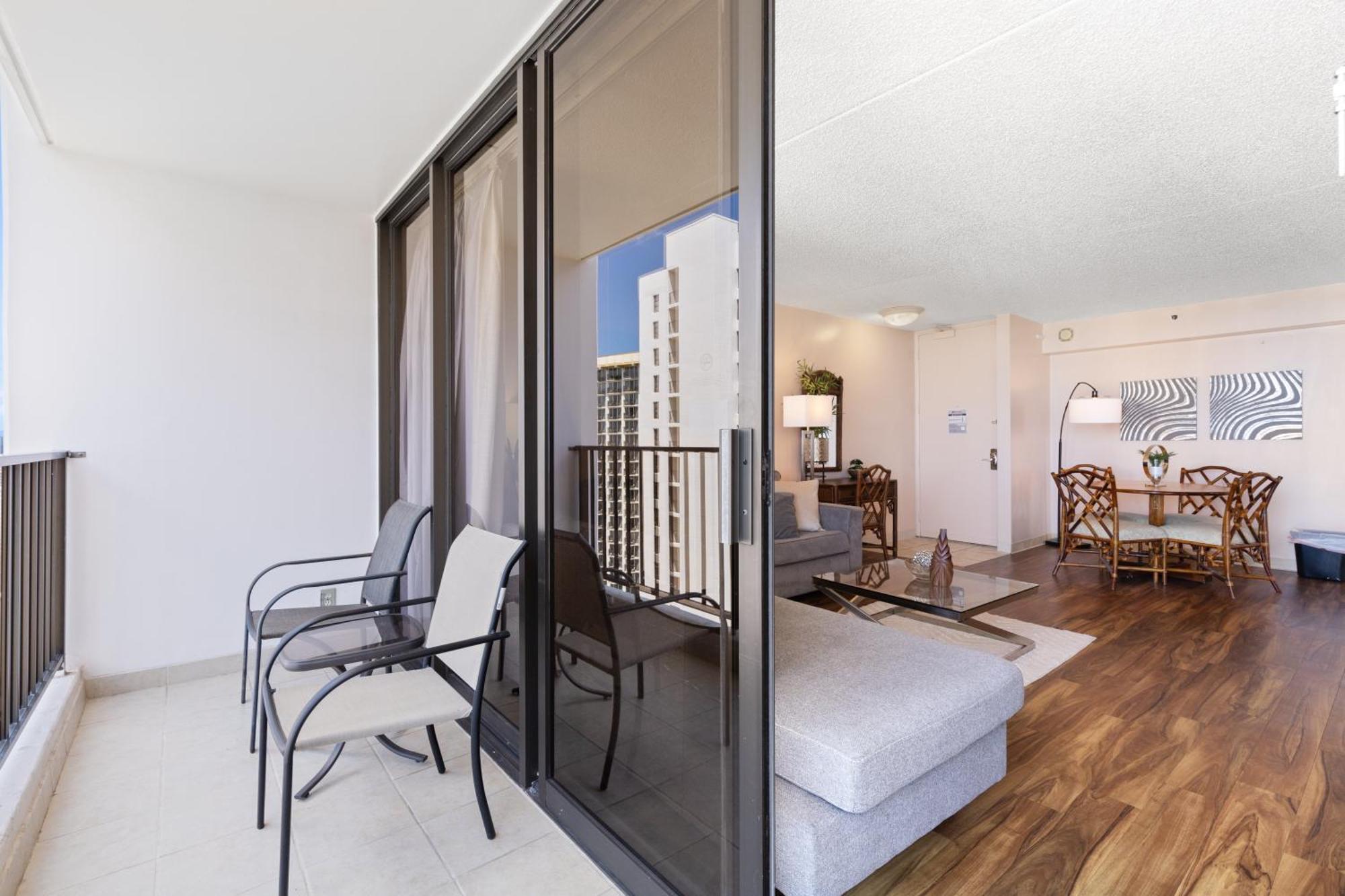 Beautifully Renovated 32Nd Floor Deluxe Ocean View Waikiki Condo Condo Гонолулу Экстерьер фото